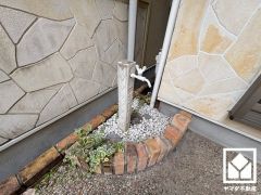 駐車スペースには、洗車やペットのお世話など様々な場面で活用できる外水栓がございます。