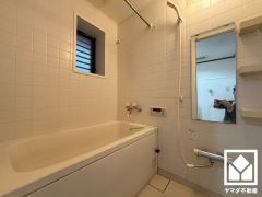 1日の疲れを癒す浴室でゆったりリフレッシュ。雨の日の洗濯や花粉・ウイルス対策など多用途に活躍する浴室乾燥機付き。