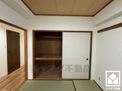 押入にはお客様用の座布団や寝具も収納可能です。