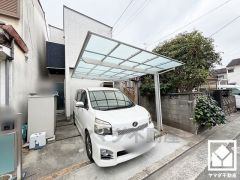 前面道路幅員約6.0mとゆったりとした広さがあるのでファミリーカー等の車の出入りも楽にできます。