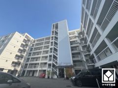 白を基調とした清潔感のある外観。帰るたびに安心感を感じられる佇まい。