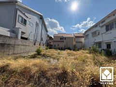 閑静な住宅街にあり、静かな環境で落ち着いた生活をお送りいただけます。