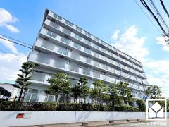 白を基調とした清潔感のある外観。帰るたびに安心感を感じられる佇まい。
