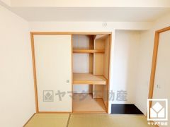 押入にはお客様用の座布団や寝具も収納可能です。