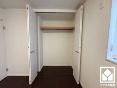 大きなクローゼットなので整理整頓しやすいです。