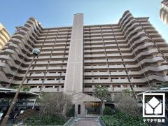 安心・安全な暮らしをサポートするオートロックシステムも完備。