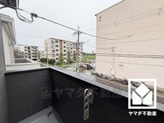 広々バルコニーでお洗濯物をたっぷりと干す事ができます。