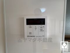 ボタン1つで自動でお湯張りができるオートバス機能付き。