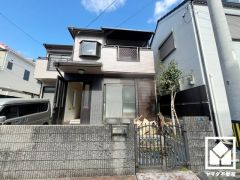 浴室1216サイズでゆったり足が伸ばせるので、毎日の疲れを癒やすバスタイムを実現。（Panasonic製オフローラ）