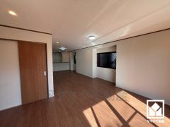 シンプルで美しいデザインのリビングが、毎日の生活に彩りを添える。