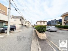 閑静な住宅街にあり、静かな環境で落ち着いた生活をお送りいただけます。