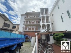 落ち着いた色合いと品のあるデザイン。帰るたびに安心感を感じられる佇まい。