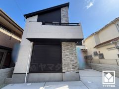 駐車スペースを2台分確保。重い荷物や雨の日の移動もスムーズで、快適なカーライフを実現。来客時にも便利です。