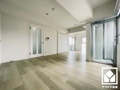 広々16.5帖のLDKが魅力。家族全員がリラックスできる、ゆったりとした快適リビングで温かい団らんの時間を。