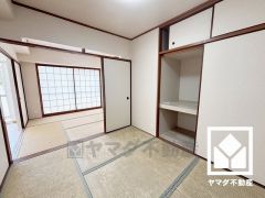 リビングにも隣接している為、開放感がある空間です。