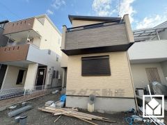室内洗濯機置場がございますので、天候に左右されず洗濯していただけます。