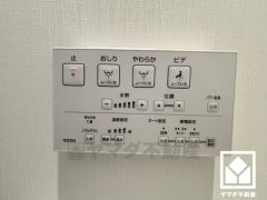 温水洗浄便座付きで、季節を問わずいつでも温かい便座をお使いいただけます。