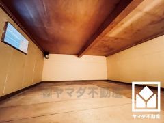 大容量の屋根裏収納付きだから、季節の荷物や趣味の道具もしっかり収納。