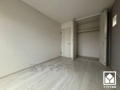 全居室フローリングでお掃除ラクラク。全居室収納もございますので、お部屋の広さを最大限に活用できます。