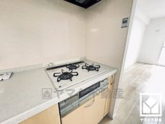 毎日の料理がもっとスムーズに。便利な3口コンロ付きキッチン。