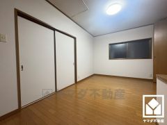 お子様のお部屋などにも丁度良い広さです。全居室フローリングでお掃除もラクラクです。