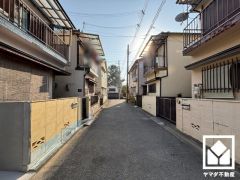 「鳴尾東小学校」まで徒歩3分。低学年のお子様も安心して通学していただけます。ご成約でヤマダポイントプレゼント中です。お問合せお待ちしております。