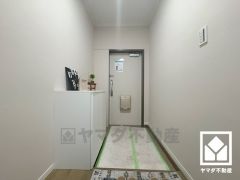 シューズボックスがありスッキリお使い頂ける玄関。