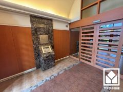 オートロック完備。あなたのプライバシーを大切に守るマンション。