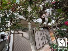 「阪急オアシス甲陽園店」まで徒歩12分、「ファミリーマート西宮獅子ヶ口」まで徒歩12分、「コープ苦楽園」まで徒歩15分など、お買い物施設が徒歩圏内に複数あり便利な住環境です。