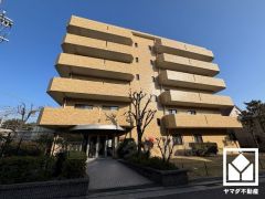 洗練されたデザインと堅牢な造り。美しさと安心を兼ね備えた、心地よい住まい。