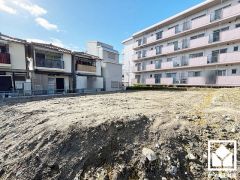 落ち着いた色合いと直線的な美しさが調和したモダンな外観。帰るたびに安心感を感じられる佇まい。