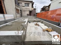 プライバシー・採光に配慮された広々17帖の2階リビングが魅力。家族全員がリラックスできる、ゆったりとした快適リビングで温かい団らんの時間を。