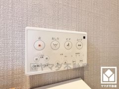 温水洗浄便座付きで、季節を問わずいつでも温かい便座をお使いいただけます。