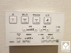 温水洗浄便座付きで、季節を問わずいつでも温かい便座をお使いいただけます。