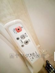 温水洗浄便座付きで、季節を問わずいつでも温かい便座をお使いいただけます。