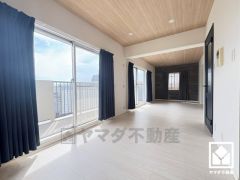 広々17.7帖のLDKが魅力。家族全員がリラックスできる、ゆったりとした快適リビングで温かい団らんの時間を。