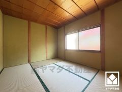 客間にもなる十分な広さの和室です。