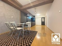 広々16.6帖のLDKが魅力。家族全員がリラックスできる、ゆったりとした快適リビングで温かい団らんの時間を。