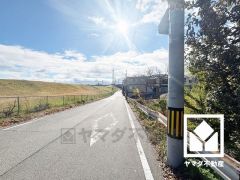 東園田町3期全4棟の2号棟です。区画それぞれ間取りが違うので、ライフスタイルに合わせてご検討ください。