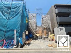 突然の来訪時でも安心なモニター付きインターホンを完備。お留守番中のお子様でも簡単に来訪者の確認ができます。