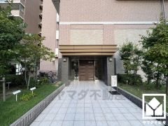 安心と快適を兼ね備えたエントランス。オートロック＆宅配ボックス完備で、暮らしの利便性を高めます。