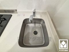 清潔感あふれるシンクで、毎日を気持ちよくスタート。ご成約でヤマダポイントプレゼント中です。お問合せお待ちしております。