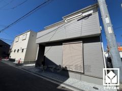 安心して長く快適にお住まいいただける、長期優良住宅です。高い耐震性、省エネルギー性、劣化対策など、長期にわたって快適に住むための対策が施されています。