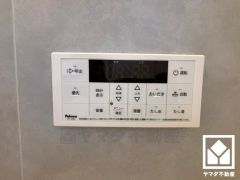 追い炊き機能付きなので、いつでも温かいお風呂に入ることができます。たし湯・たし水も可能で、お好みの温度に素早く調整できます。