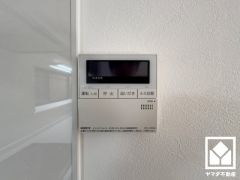ボタン1つで自動でお湯張りができるオートバス機能付き。