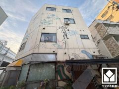 1階は店舗スペース、2～4階は居住スペース。事務所やテナントは勿論、部屋数が多いため寮などとしてもお勧めの物件です。