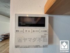 ボタン1つで自動でお湯張りができるオートバス機能付き。