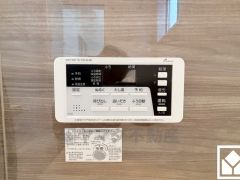 追い炊き機能付きなので、いつでも温かいお風呂に入ることができます。たし湯・たし水も可能で、お好みの温度に素早く調整できます。