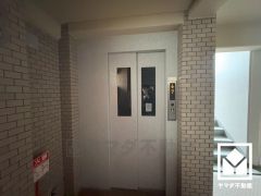 スムーズな移動を叶えるエレベーター。忙しい朝も快適に、ストレスフリーな暮らしをサポート。