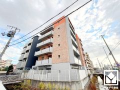 家族のごはん作りがはかどる。同時調理ができる3口コンロ付き。